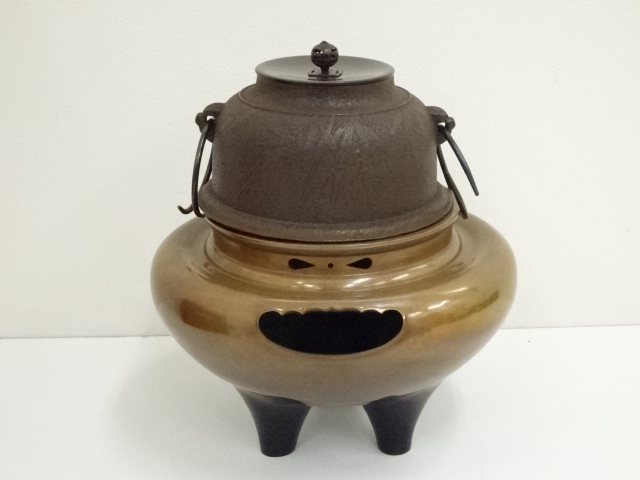 道具 ] - 道具 鋳物師 秀峰造 唐銅朝鮮風炉釜（共箱） | ネット